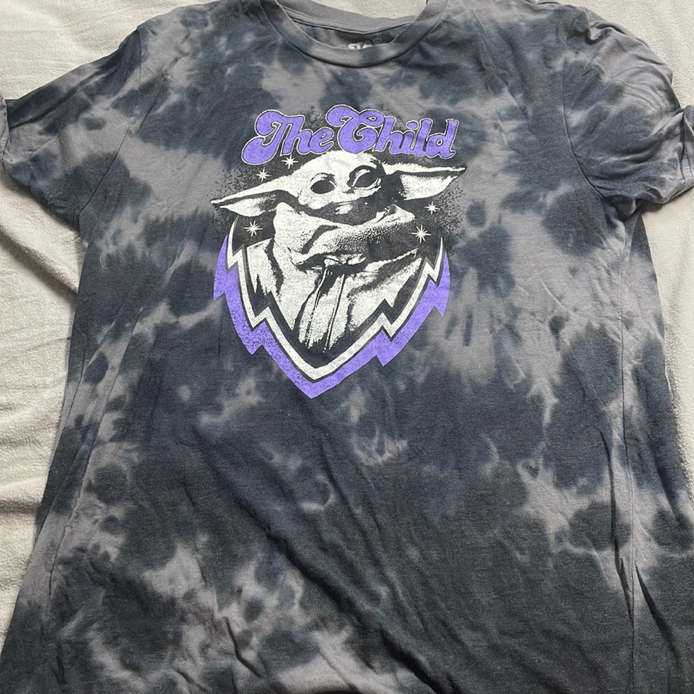 L Star Wars “The Child” Tee